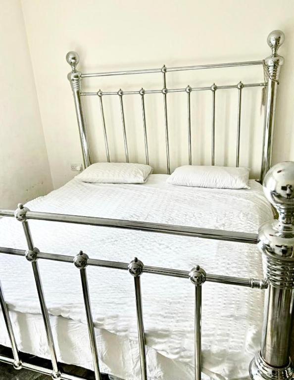 Park Royal Stay- Relax In A Specious Masters With Views In An Londra
